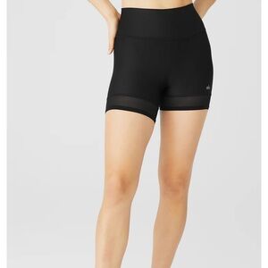 Alo Yoga 5” Double Trouble Biker Short Black Mesh